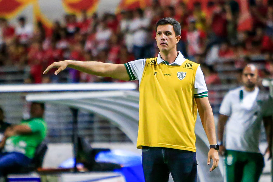 CSA anuncia Maurício Barbieri e técnico já procura reforços